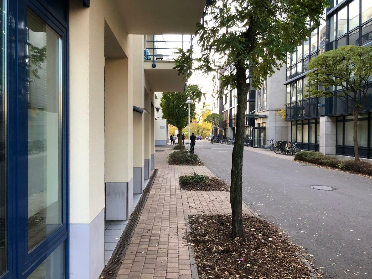Sonnige Wohnung Im Zentrum Mit Terrasse U Tiefgarage - Netflix & Prime Leipzig Luaran gambar